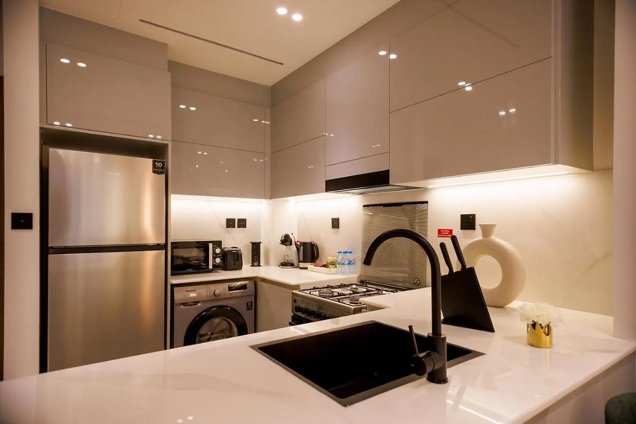 Luxury Binghatti Canal View Apt In Business Bay 두바이