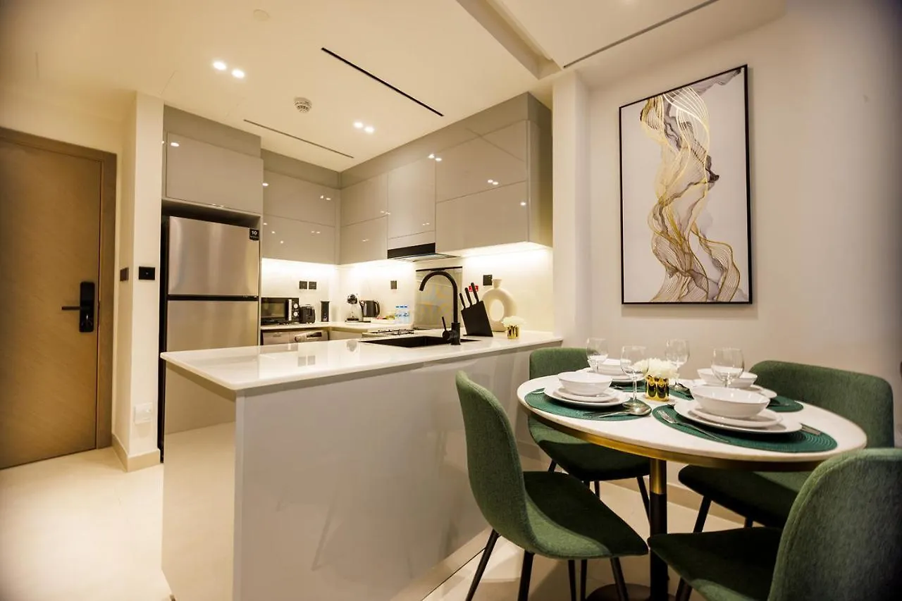 Luxury Binghatti Canal View Apt In Business Bay 두바이 0*,  아랍에미리트