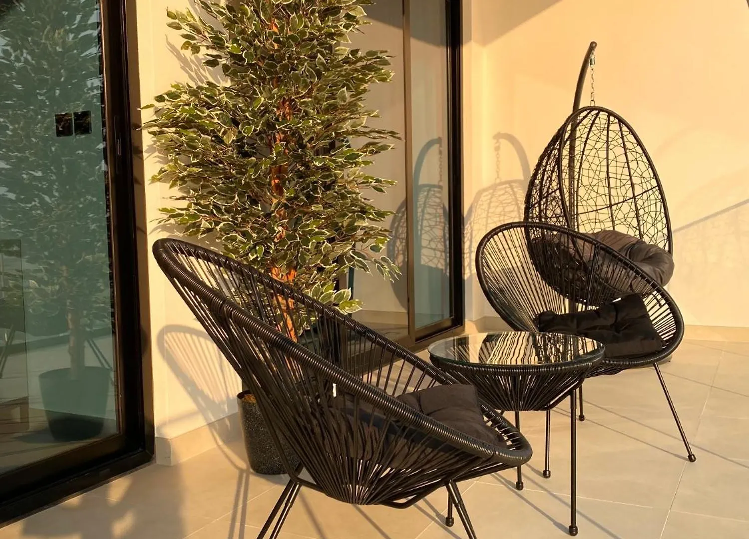 Luxury Binghatti Canal View Apt In Business Bay 두바이